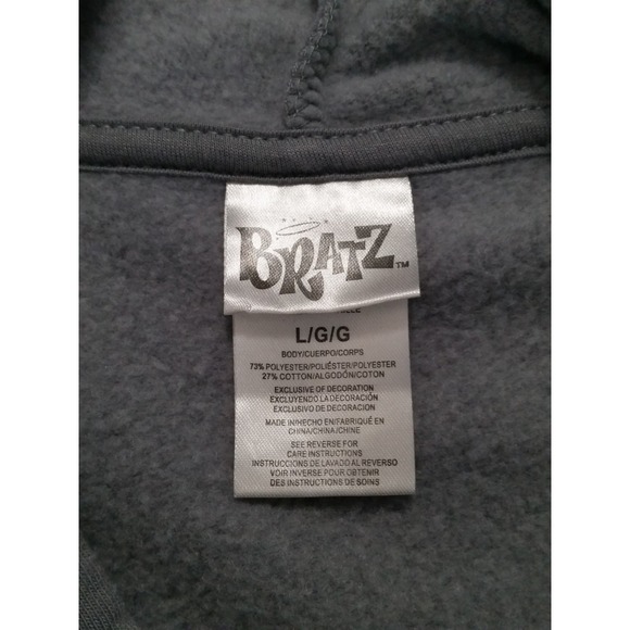 Bratz Hoodie Gray Sweatshirt Pullover  Top Shirt Size Large L Bratz Dolls 2001 - Picture 8 of 8